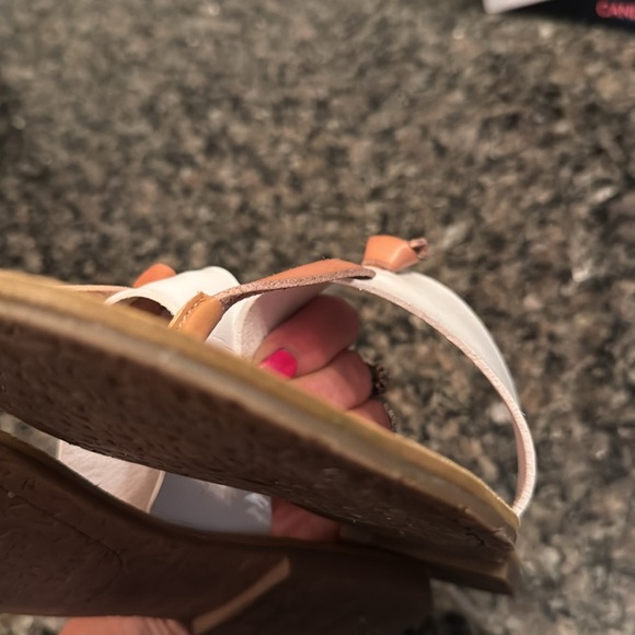 Rock & Candy White and Tan Sandals flip flops 8 - Picture 9 of 10